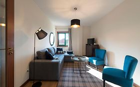 Lovelystay - Homey Feeling Flat W/ Free Parking